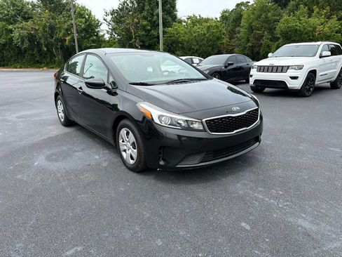 Used 2017 Kia Forte LX FWD image 3