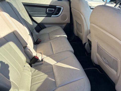 Used 2017 Land Rover Discovery Sport HSE image 15
