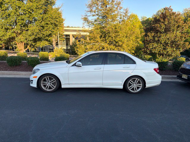 Used 2013 Mercedes-Benz C 300 4MATIC Sedan image 1