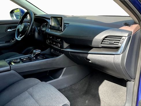 Used 2023 Nissan Rogue SV AWD/4WD image 19