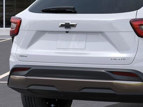 New 2026 Chevrolet Trax ACTIV w/ Sunroof Package image 14