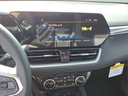 New 2026 Chevrolet TrailBlazer LT w/ Convenience Package AWD/4WD image 9