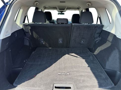 Used 2023 Nissan Rogue SV image 15