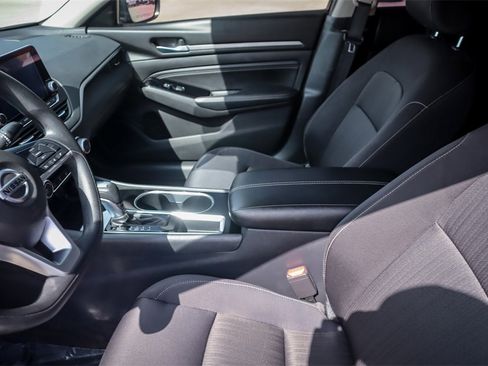 Used 2021 Nissan Altima 2.5 SV image 9