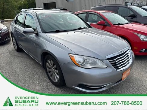 Used 2014 Chrysler 200 Touring FWD image 1