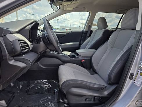 Used 2023 Subaru Outback Premium AWD/4WD image 13