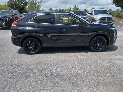 Used 2023 Mitsubishi Eclipse Cross LE AWD/4WD image 2