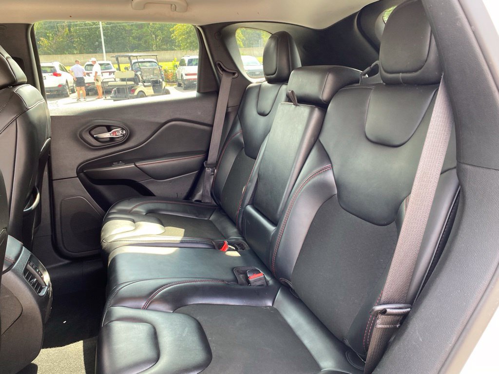 Used 2021 Jeep Cherokee Trailhawk AWD/4WD image 24
