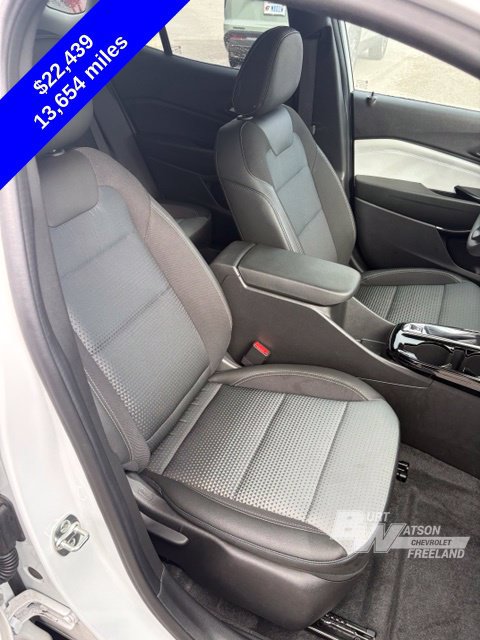 Used 2026 Chevrolet Trax LT FWD image 33
