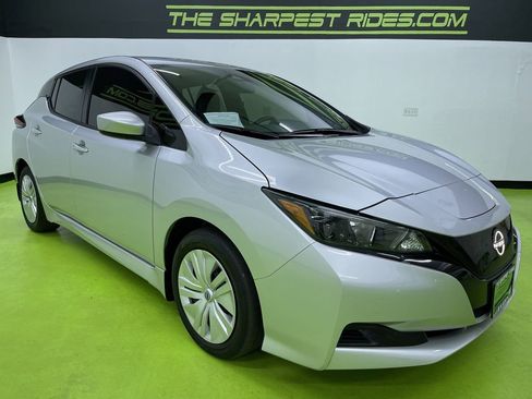 Used 2025 Nissan Leaf S image 2