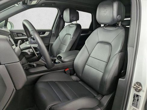 Certified 2024 Porsche Cayenne S AWD/4WD image 5
