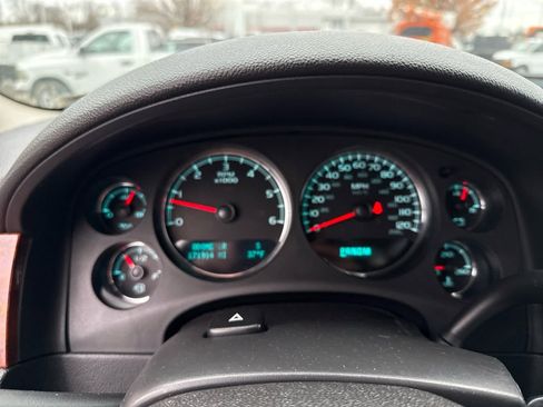 Used 2011 Chevrolet Avalanche LT w/ Luxury Package image 15