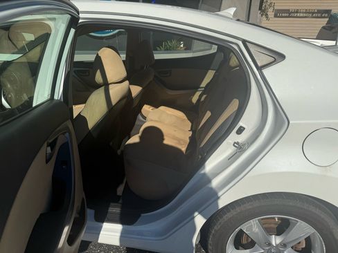 Used 2013 Hyundai Elantra GLS w/ Preferred Pkg image 9