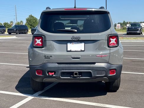 Used 2021 Jeep Renegade Trailhawk w/ Sun & Sound Group AWD/4WD image 30