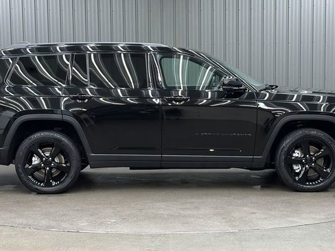 Used 2023 Jeep Grand Cherokee L Altitude AWD/4WD image 6
