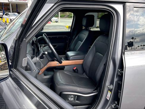 Used 2023 Land Rover Defender 130 X AWD/4WD image 8