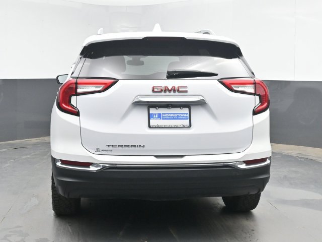 Used 2022 GMC Terrain SLT w/ Infotainment Package II FWD image 9