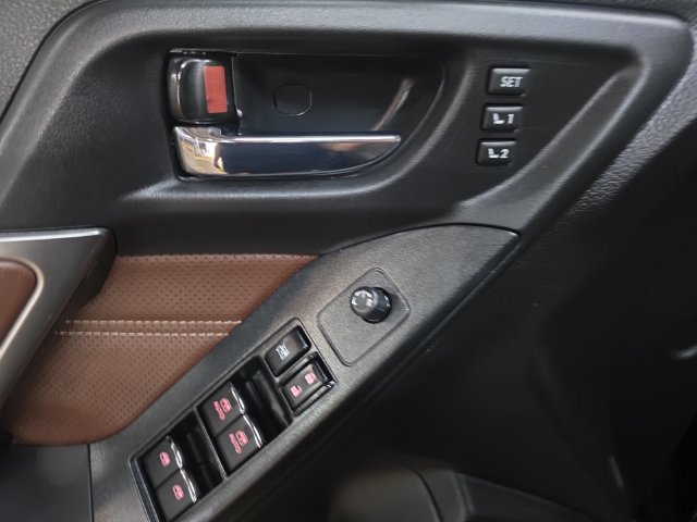 Used 2017 Subaru Forester 2.5i Touring AWD/4WD image 10
