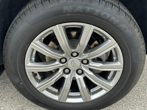 Used 2023 Cadillac XT4 Premium Luxury image 6