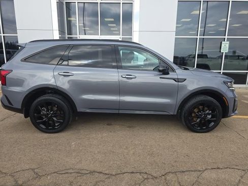 Used 2023 Kia Sorento SX image 3
