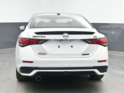 Used 2025 Nissan Sentra SR w/ SR Premium Package image 9