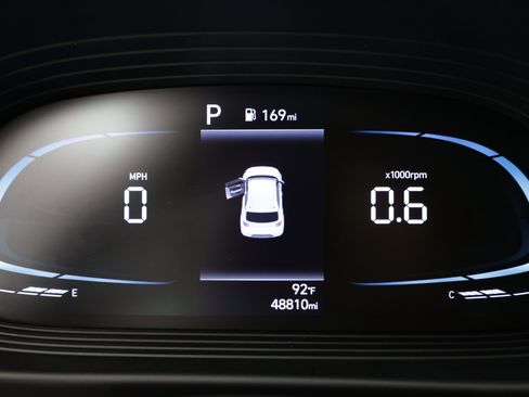 Used 2023 Hyundai Venue SE FWD image 18