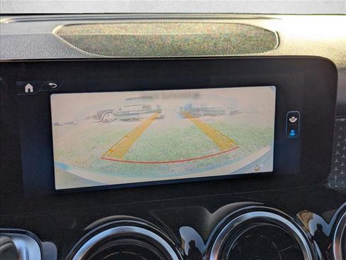 New 2026 Mercedes-Benz GLB 250 image 8