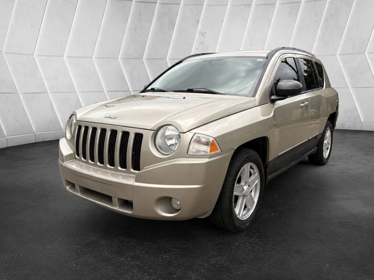 Used 2010 Jeep Compass Sport AWD/4WD image 2