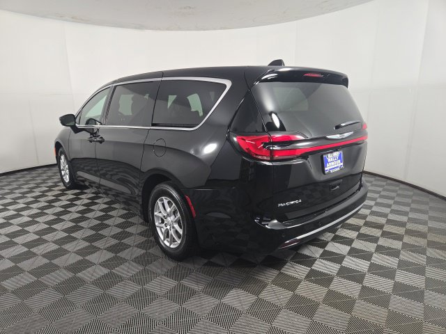 Used 2026 Chrysler Pacifica Select FWD image 5