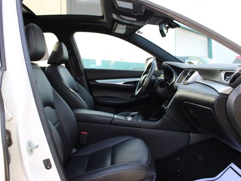 Used 2021 INFINITI QX50 Luxe w/ Appearance Package image 14