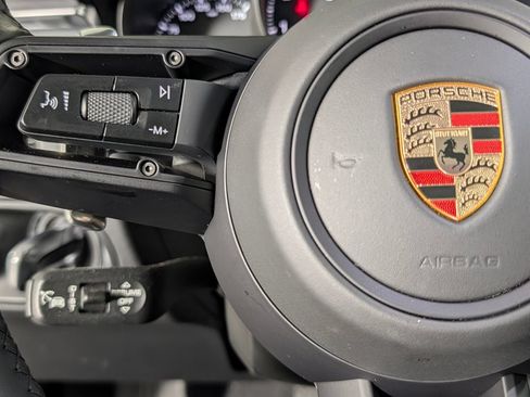 Certified 2025 Porsche Macan GTS AWD/4WD image 37