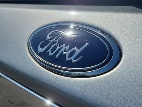 Certified 2023 Ford Explorer XLT RWD image 8
