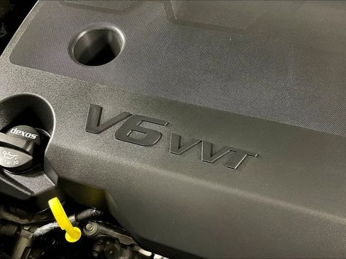 Used 2022 Buick Enclave Essence w/ Sport Touring Edition image 43