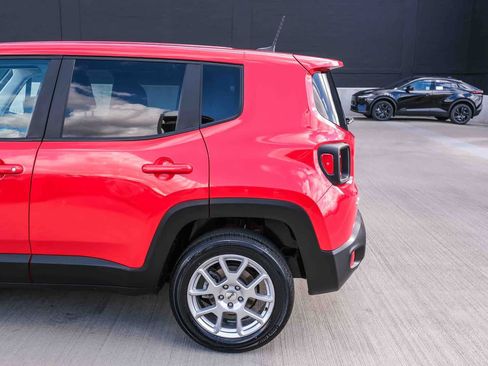Used 2023 Jeep Renegade Latitude AWD/4WD image 6