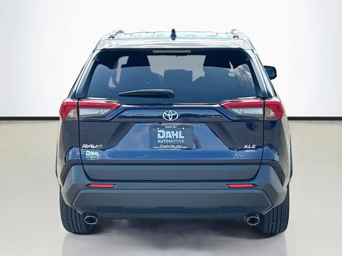 Used 2025 Toyota RAV4 XLE AWD/4WD image 12