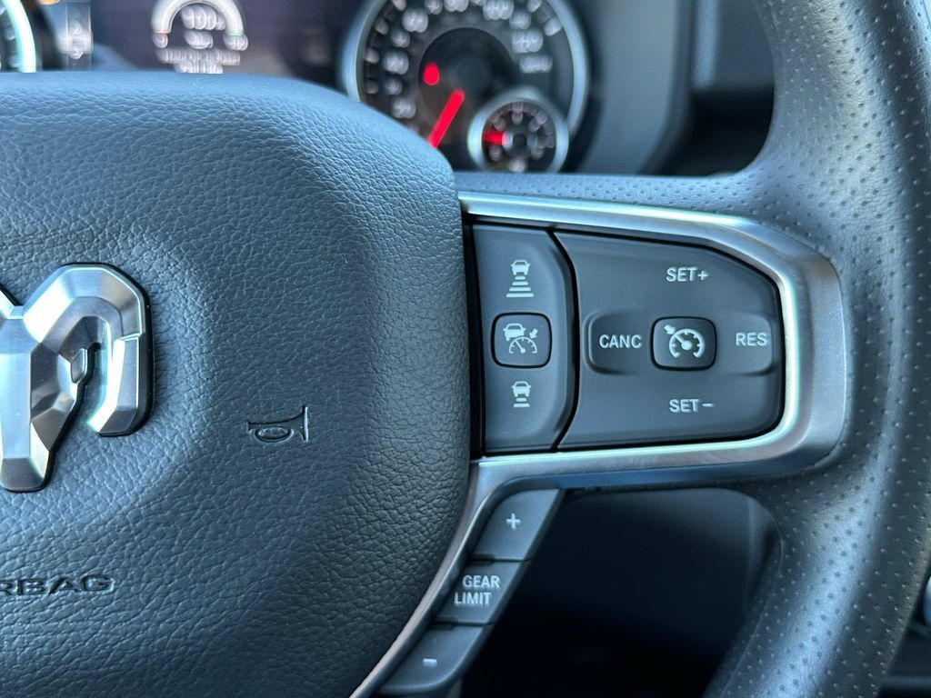 New 2026 RAM 1500 Express AWD/4WD image 23