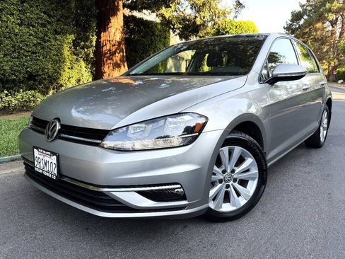 Used 2018 Volkswagen Golf SE FWD image 1
