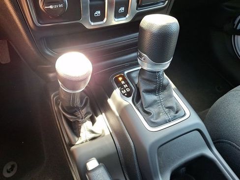 Used 2026 Jeep Wrangler Sport AWD/4WD image 13
