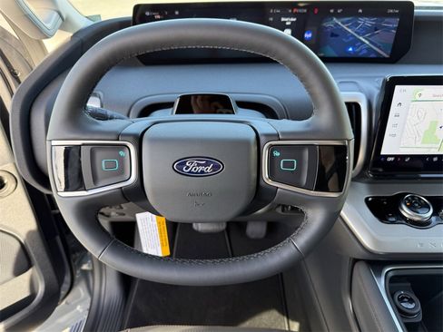 New 2025 Ford Expedition Active image 24