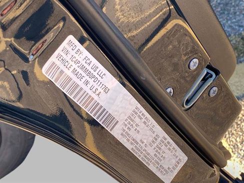 Used 2023 Jeep Cherokee Altitude Lux image 21