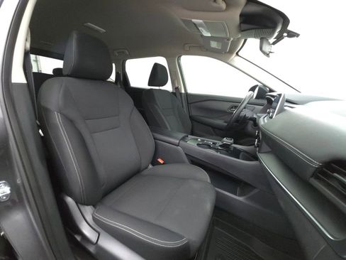 Used 2025 Nissan Rogue S image 28