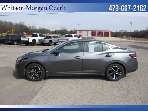 Used 2025 Nissan Sentra SV w/ Trunk Package image 5