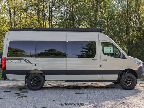 Used 2025 Mercedes-Benz Sprinter 2500 image 9