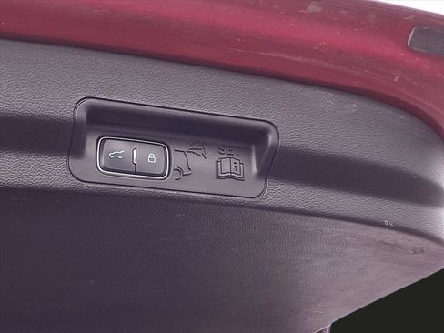 Used 2020 Ford Explorer XLT w/ Comfort Package image 26