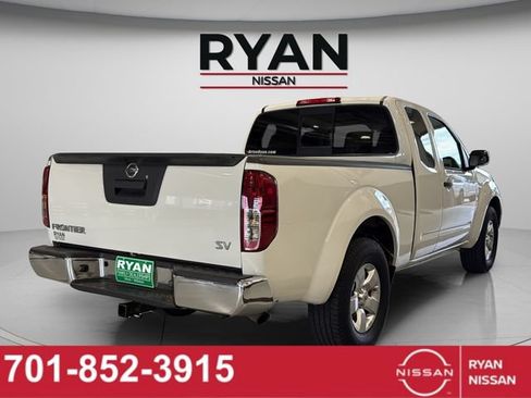 Used 2013 Nissan Frontier SV AWD/4WD image 3