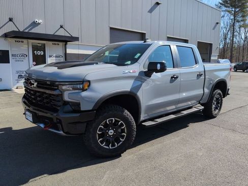 Used 2025 Chevrolet Silverado 1500 ZR2 w/ Technology Package image 1