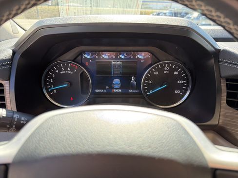 Used 2022 Ford Expedition Limited image 36