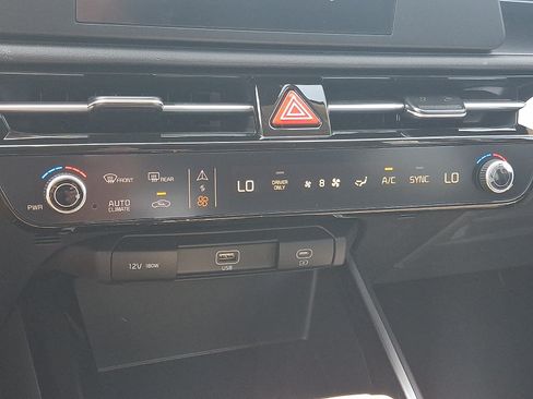 New 2026 Kia Niro LX FWD image 11