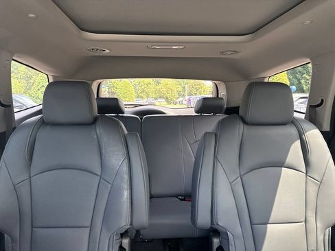 Used 2021 Buick Enclave Essence w/ Sound and Sites Package FWD image 13