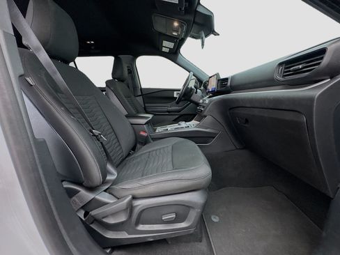 Used 2020 Ford Explorer XLT RWD image 19